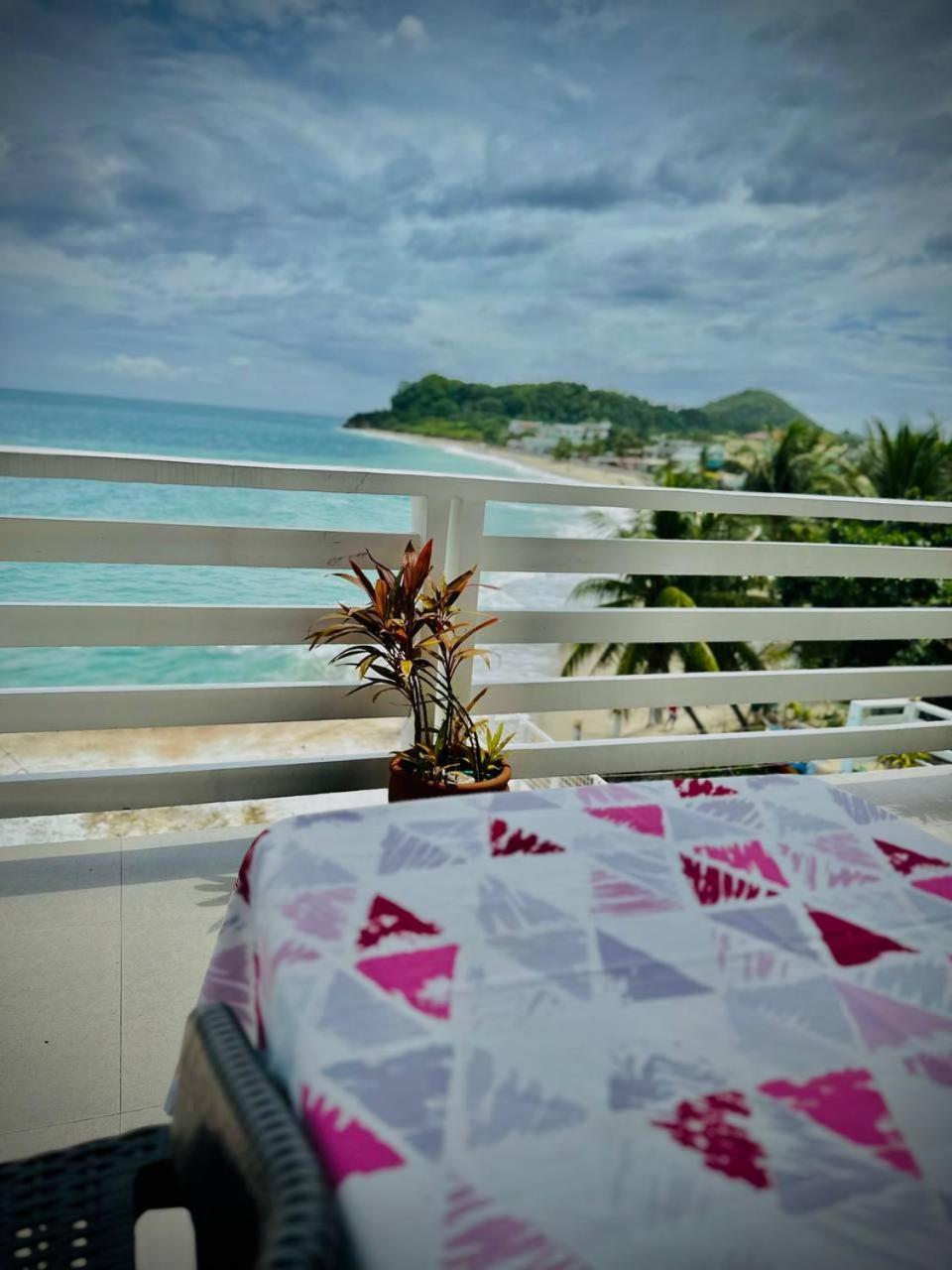 Playa Blanca Beach Resort (Adults Only) Puerto Galera Exterior foto